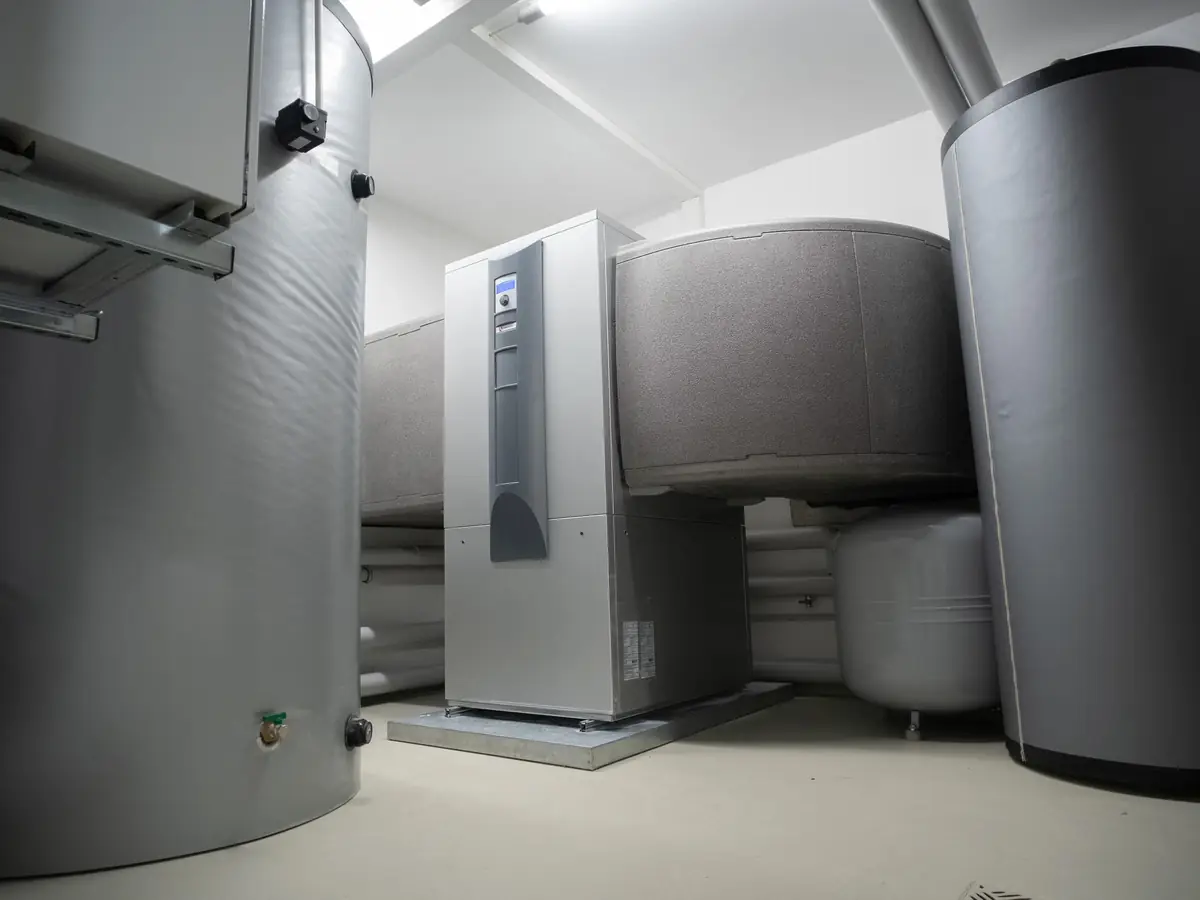 Indoor heat pump cylinder